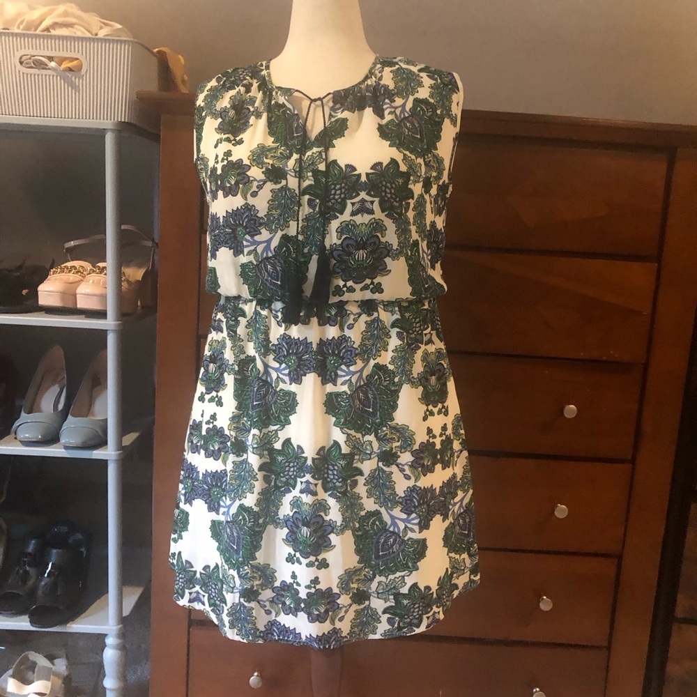 White Floral Printed Sleeveless Summer Dress - Picture 2 of 8